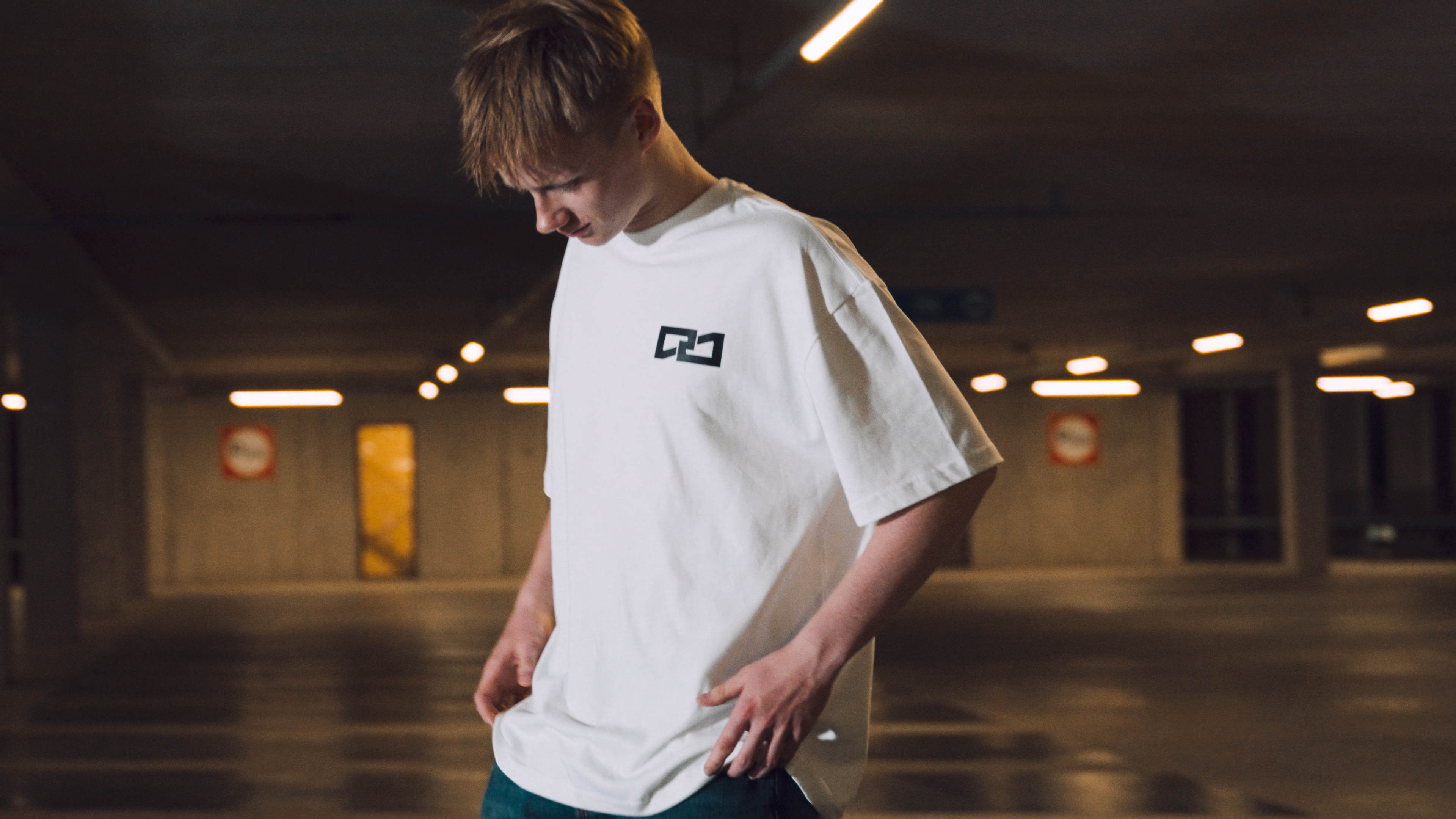 "Swirl" White TEE