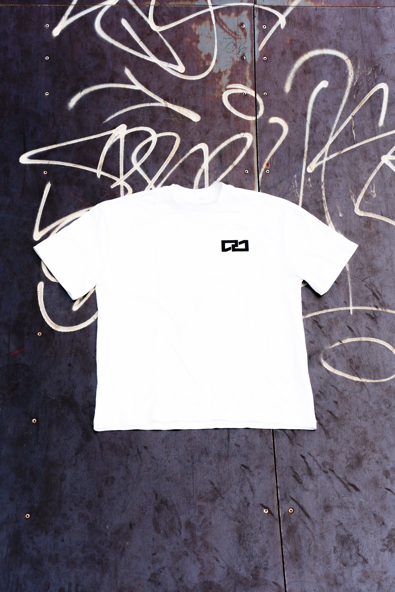 "Swirl" White TEE
